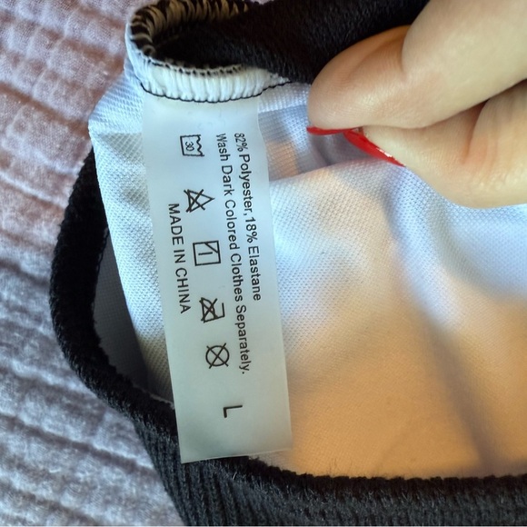 2 Stylish Swimsuits, both cutout in the middle. Size L, Excellent condition - Picture 4 of 4